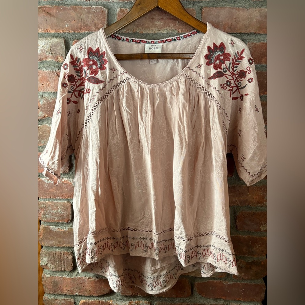 Women's Floral Embroidered Top - pink